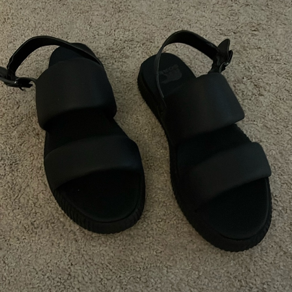 Sorel Ona Streetwalk Go To Flat Sandals, black, size 7, like new